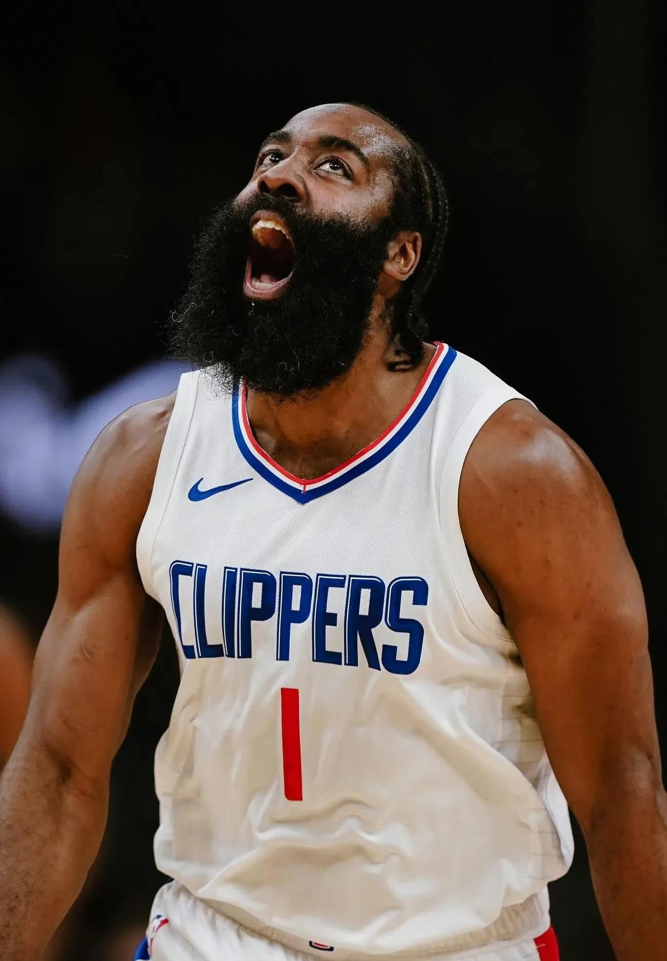 盛世平台官方app今晚洛杉矶快船调整名单以备葡超，内部沟通环节打磨，球迷炸锅，团队化学反应显著的简单介绍